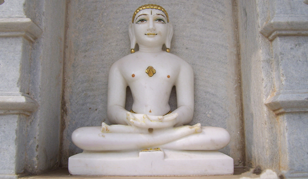 mahavir statue