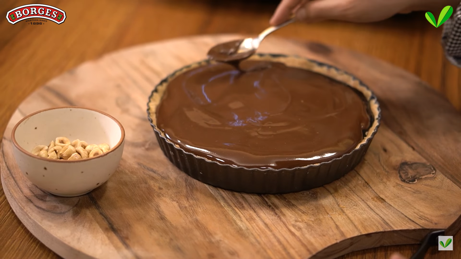 chocolate_hazelnut_tart_recipe_borges